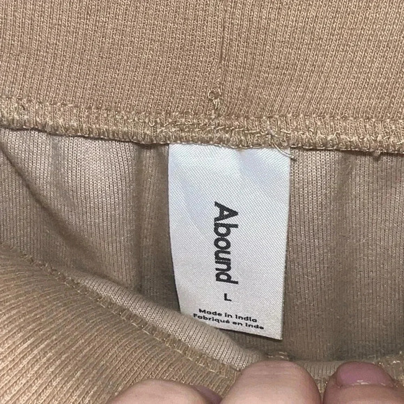 0065. ABOUND VELVET JOGGERS GOLD IN COLOR SIZE LARGE - Picture 10 of 10